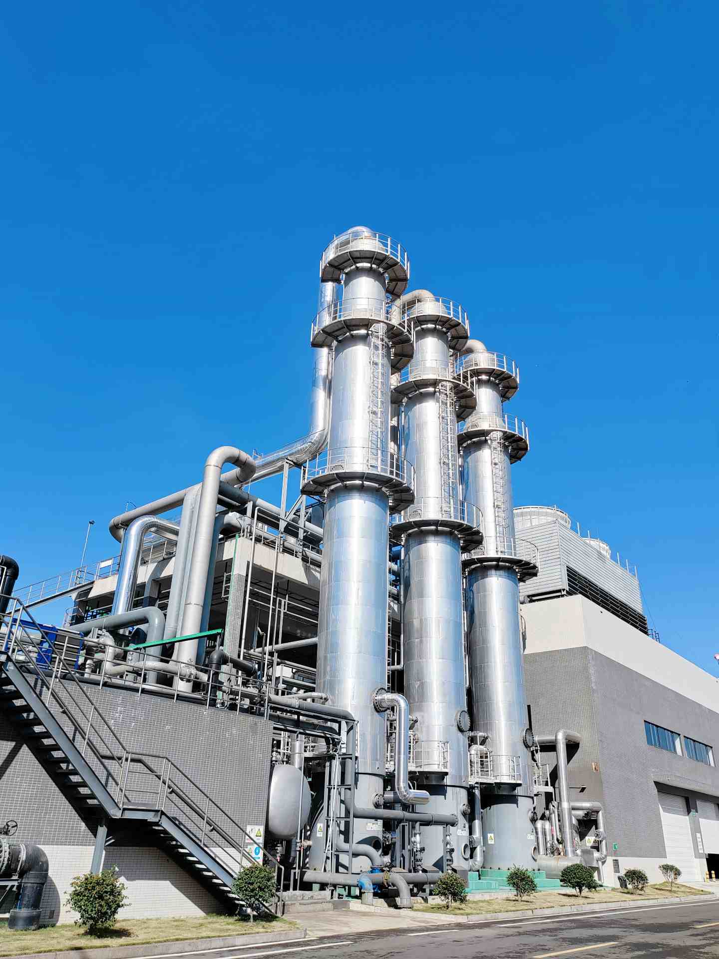 Energy saving renovation project of distillation deamination heat pump for a certain technology limited company in Guangdong